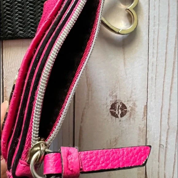 Victoria’s Secrets Card & Coin Wallet - Picture 10 of 10